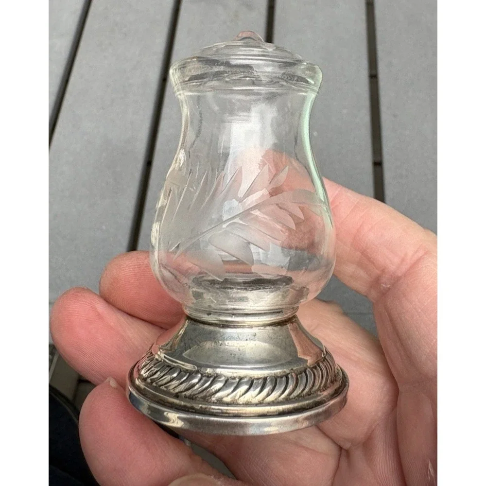 Vintage salt shakers Quaker Silver Co weighted sterling hurricane etched glass
